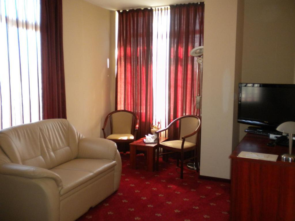 Hotel Ary Cluj-Napoca Exteriör bild